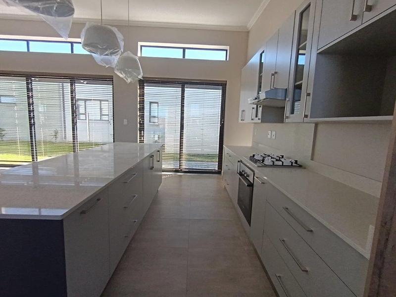 To Let 3 Bedroom Property for Rent in Kraaibosch Park Western Cape